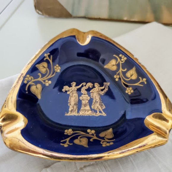 Vintage Ashtray - Picture 2 of 3